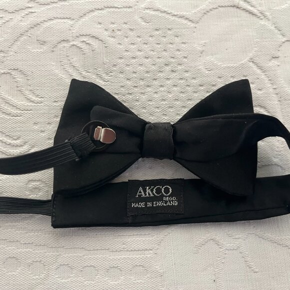 AKCO ENGLAND LUXURY BOW TIE Black Pre-tied Adjustable CHRISTMAS WEDDING FORMAL - Picture 4 of 5